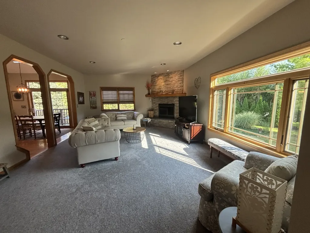 2S590 Seraph Holmes Court Warrenville IL 60555