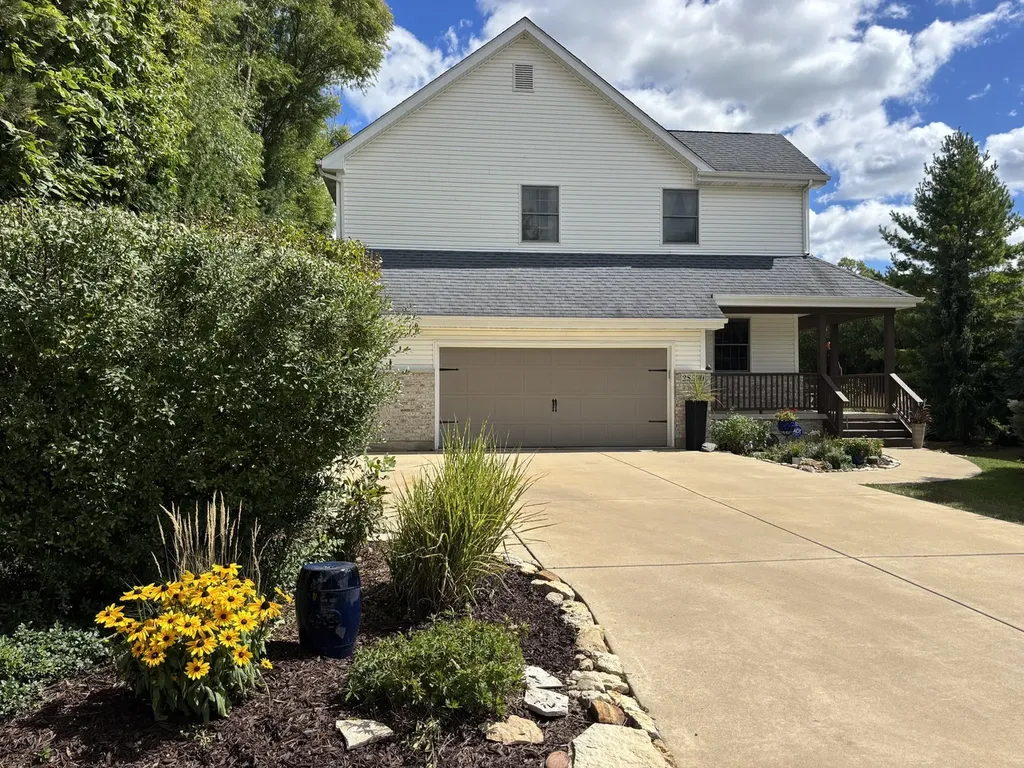 2S590 Seraph Holmes Court Warrenville IL 60555