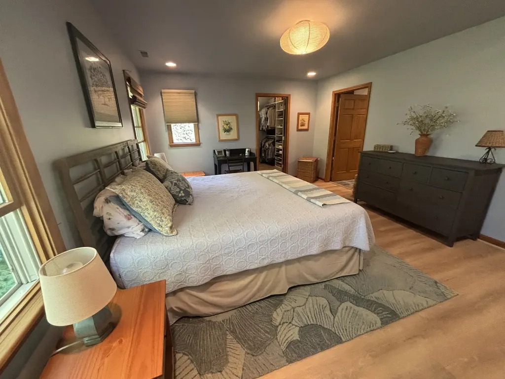 2S590 Seraph Holmes Court Warrenville IL 60555