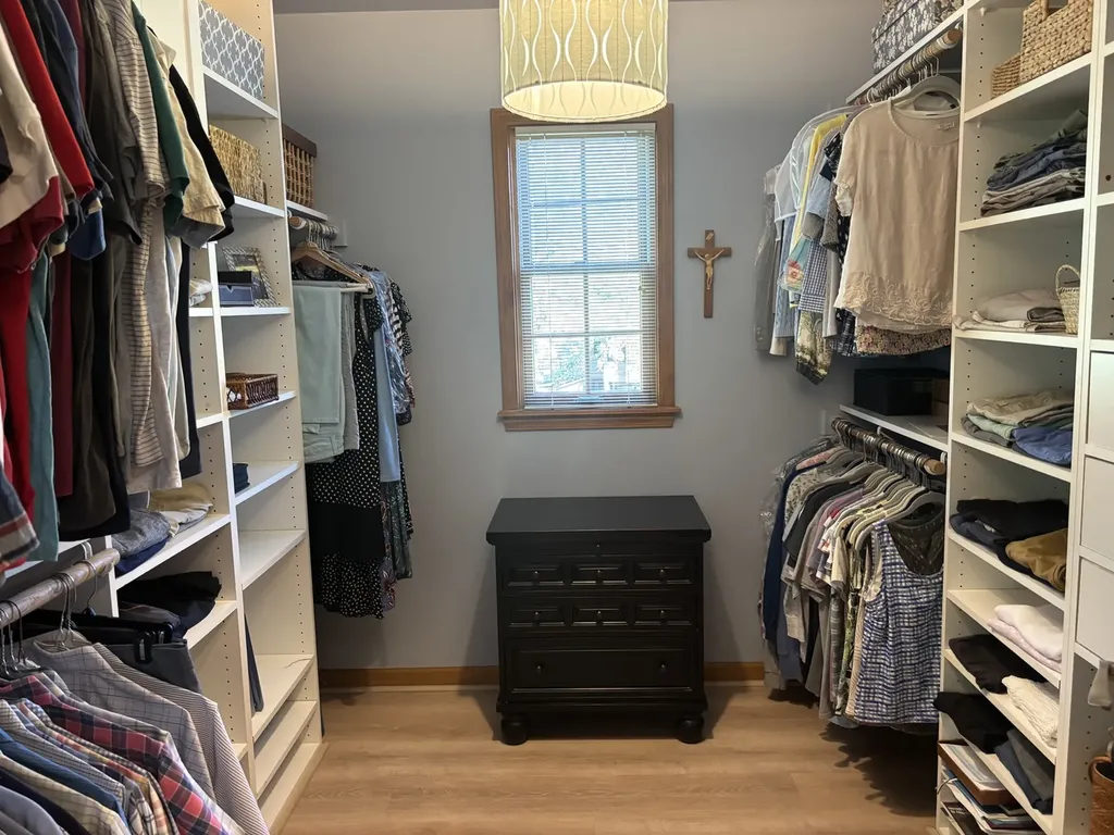 2S590 Seraph Holmes Court Warrenville IL 60555