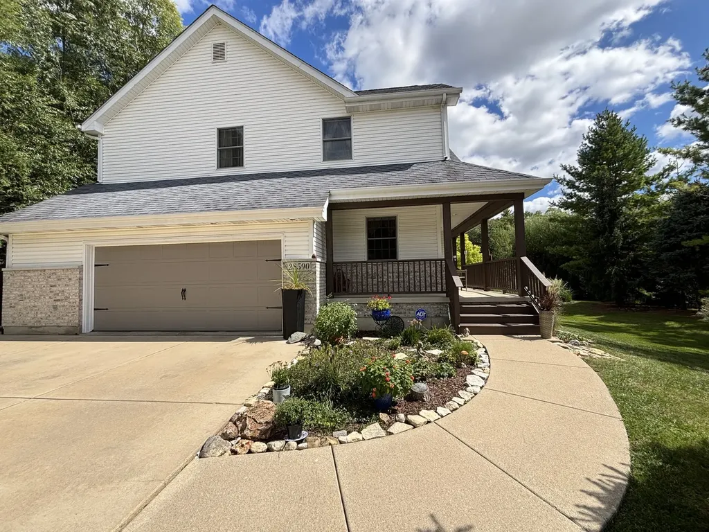 2S590 Seraph Holmes Court Warrenville IL 60555