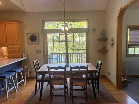 2S590 Seraph Holmes Court Warrenville IL 60555