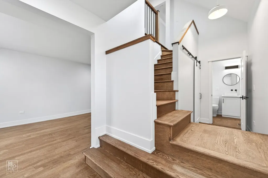 3341 West Iowa Street Chicago IL 60651