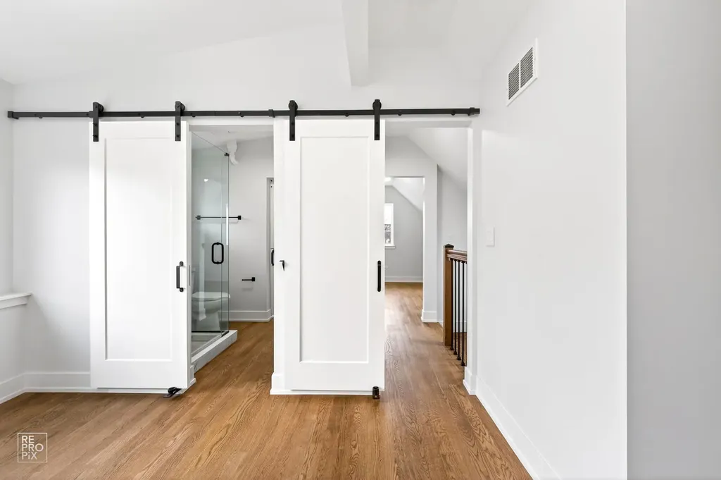 3341 West Iowa Street Chicago IL 60651