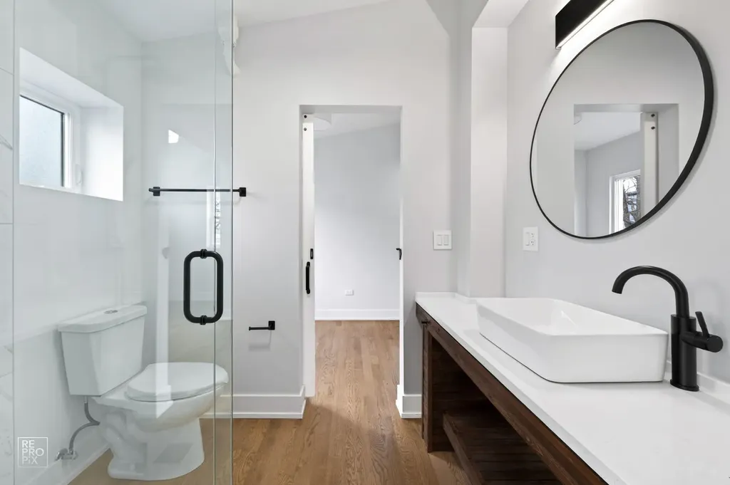 3341 West Iowa Street Chicago IL 60651