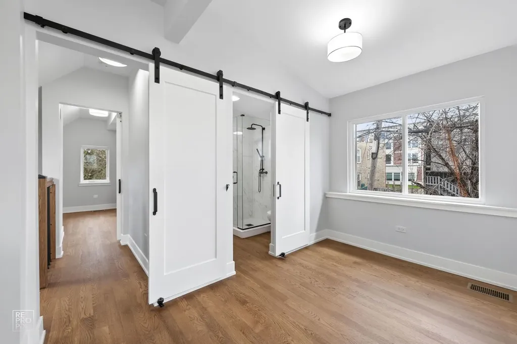 3341 West Iowa Street Chicago IL 60651