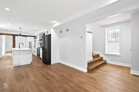 3341 West Iowa Street Chicago IL 60651