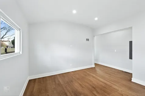 3341 West Iowa Street Chicago IL 60651