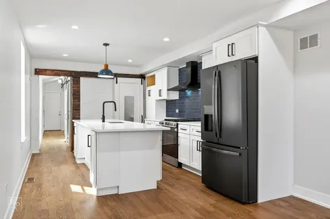 3341 West Iowa Street Chicago IL 60651