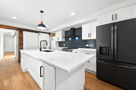 3341 West Iowa Street Chicago IL 60651