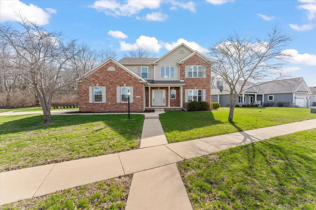 1808 Blue Bird Drive Mahomet IL 61853