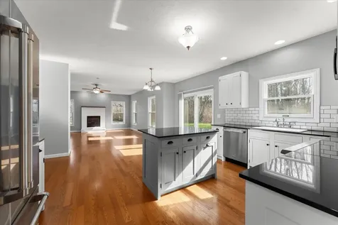 1808 Blue Bird Drive Mahomet IL 61853