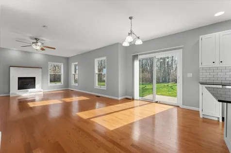 1808 Blue Bird Drive Mahomet IL 61853