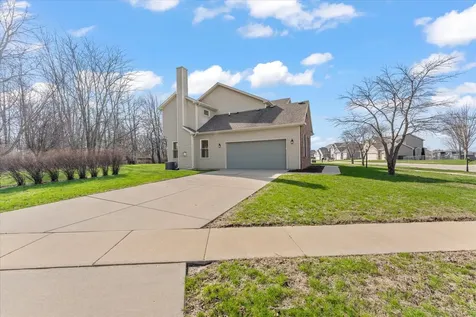 1808 Blue Bird Drive Mahomet IL 61853