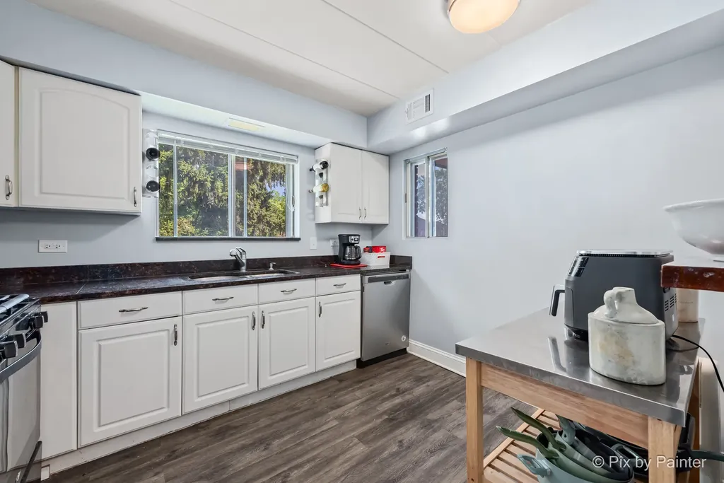 61 West Pier Drive Westmont IL 60559