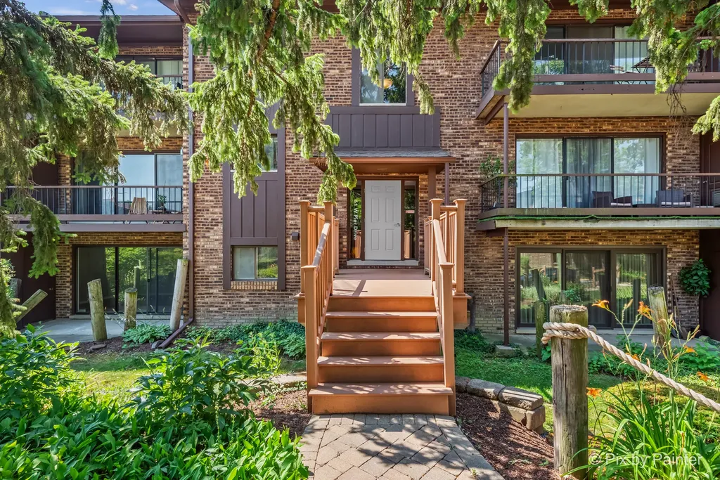 61 West Pier Drive Westmont IL 60559