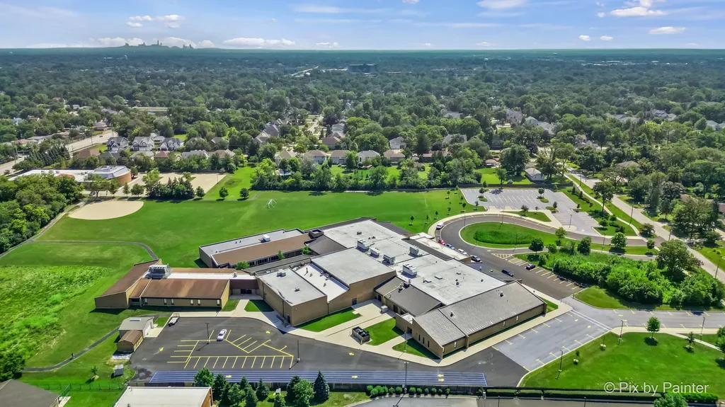 61 West Pier Drive Westmont IL 60559