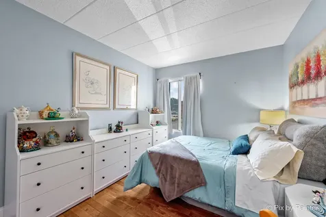 61 West Pier Drive Westmont IL 60559