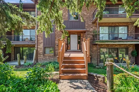 61 West Pier Drive Westmont IL 60559