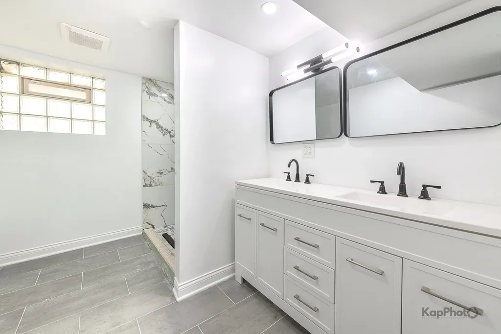 11935 South Stewart Avenue Chicago IL 60628