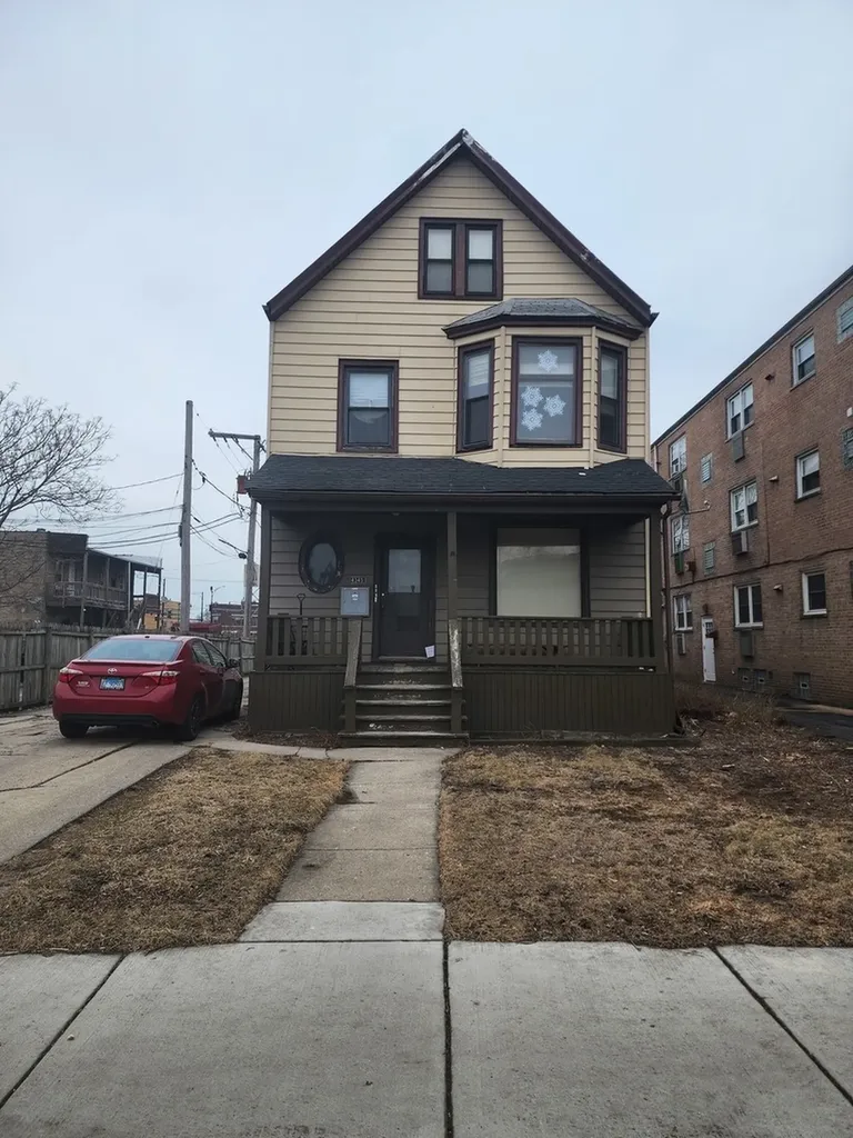 4345 North Kedvale Street Chicago IL 60618