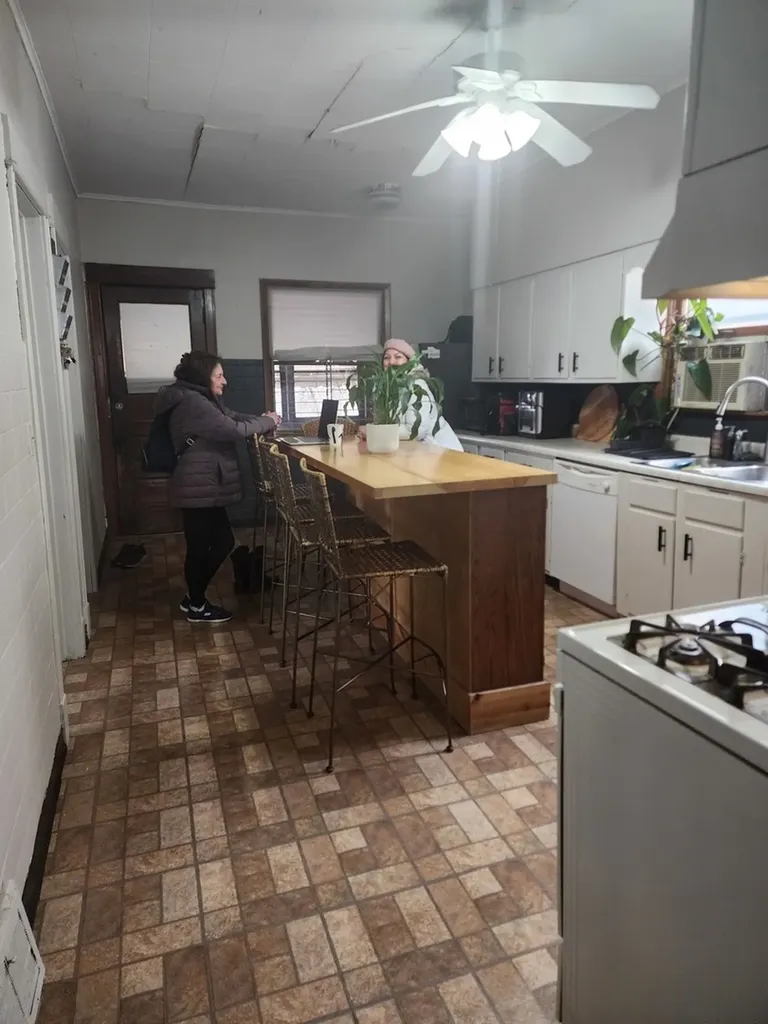 4345 North Kedvale Street Chicago IL 60618