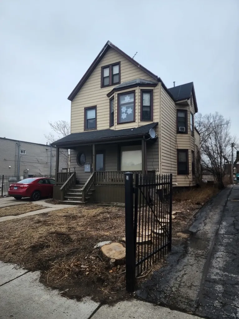4345 North Kedvale Street Chicago IL 60618
