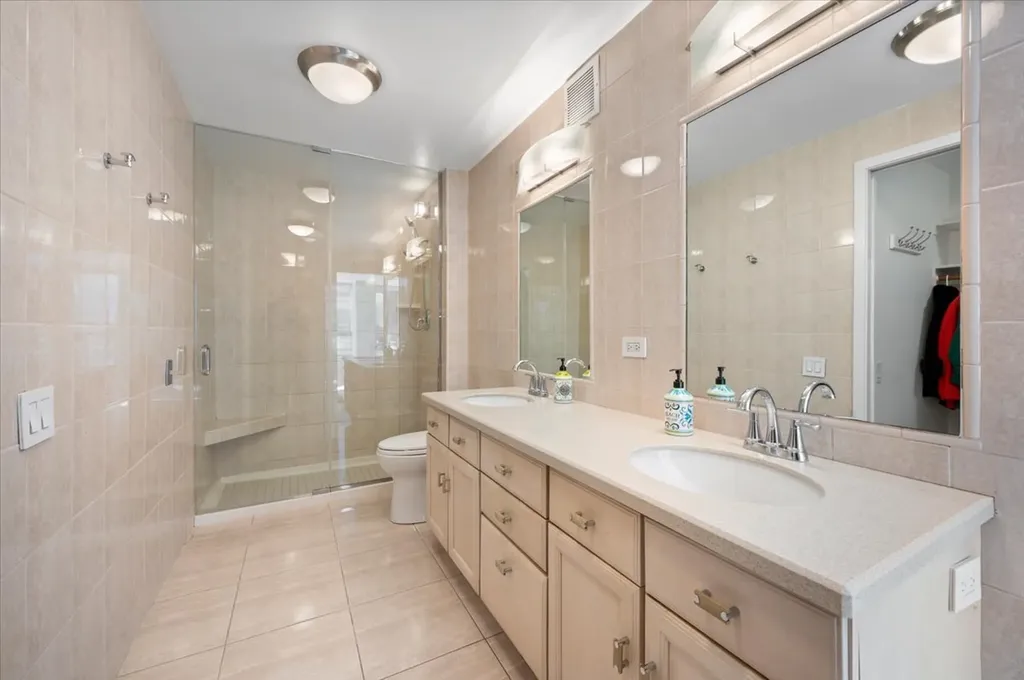 110 East Delaware Place Chicago IL 60611