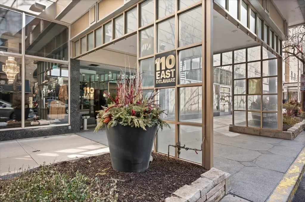 110 East Delaware Place Chicago IL 60611