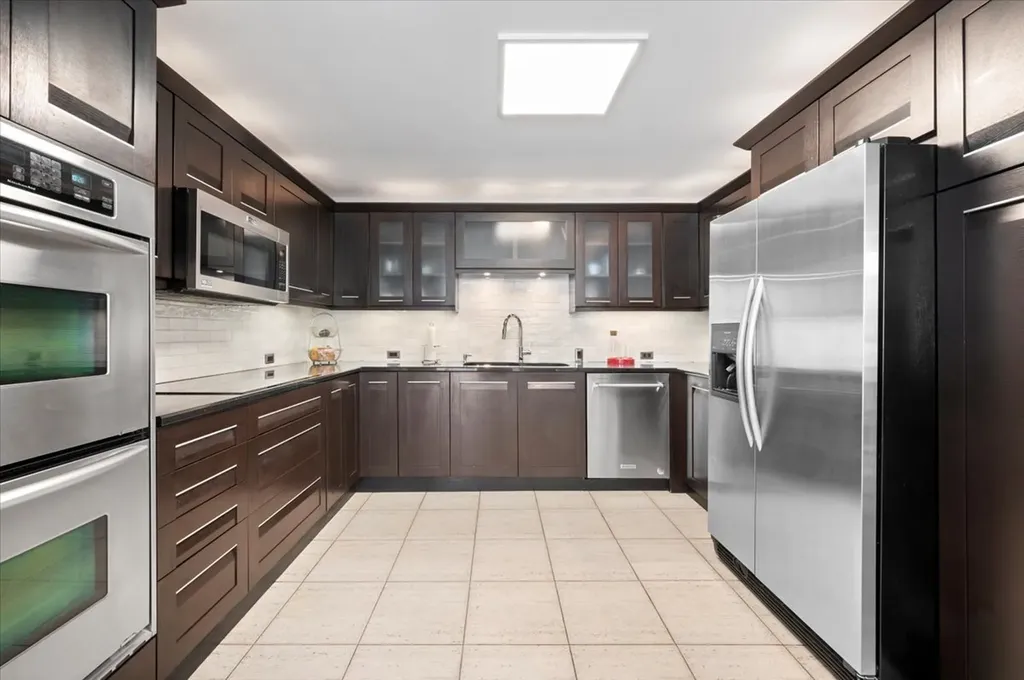 110 East Delaware Place Chicago IL 60611