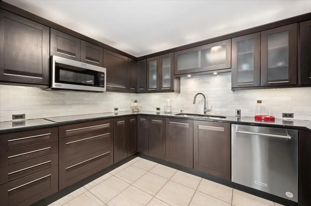 110 East Delaware Place Chicago IL 60611