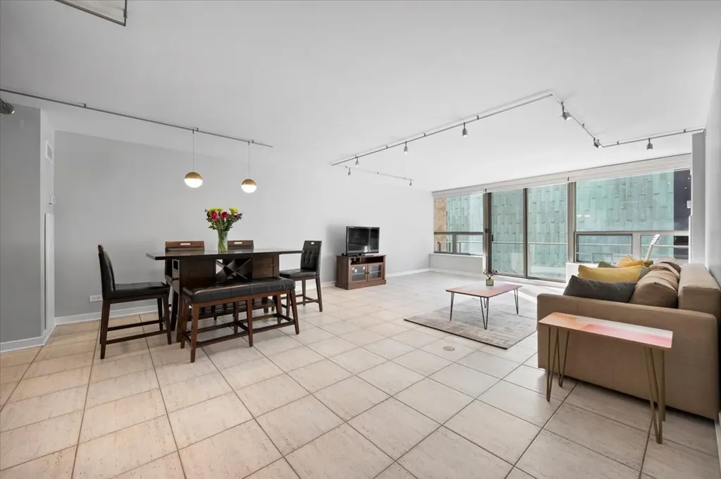 110 East Delaware Place Chicago IL 60611