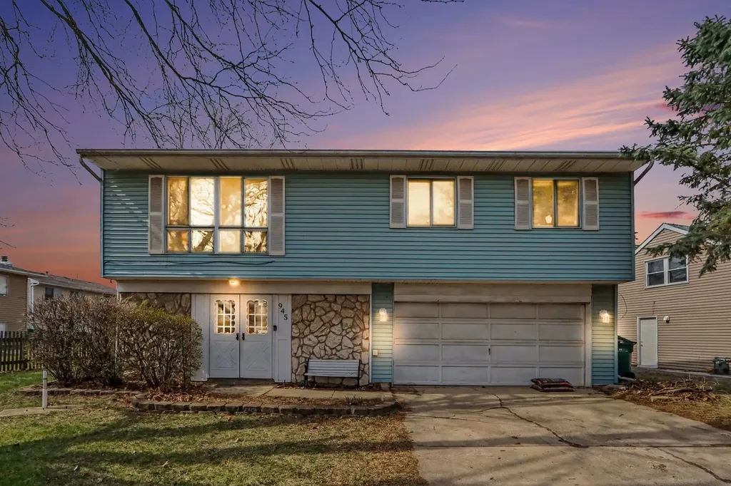 945 Surrey Court Joliet IL 60431