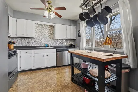 945 Surrey Court Joliet IL 60431