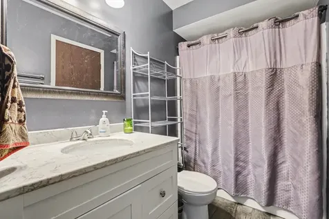 945 Surrey Court Joliet IL 60431