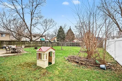 945 Surrey Court Joliet IL 60431