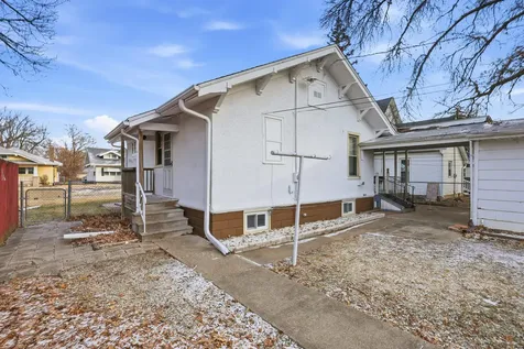 2748 12TH Avenue Moline IL 61265
