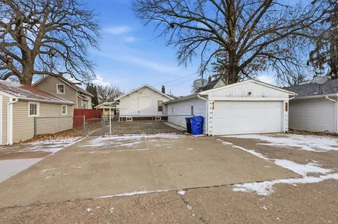2748 12TH Avenue Moline IL 61265