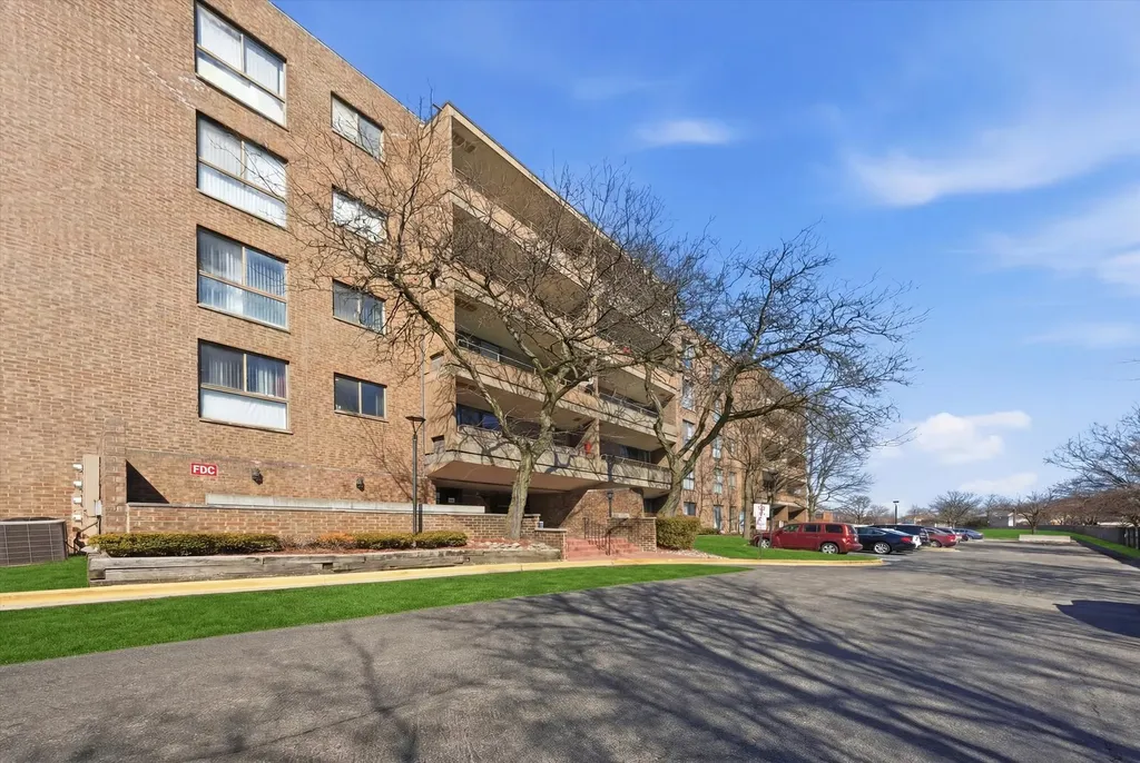 5 East Carriageway Drive Hazel Crest IL 60429