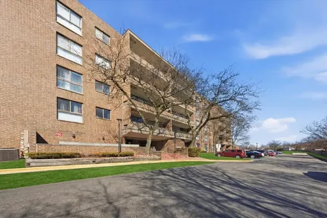 5 East Carriageway Drive Hazel Crest IL 60429