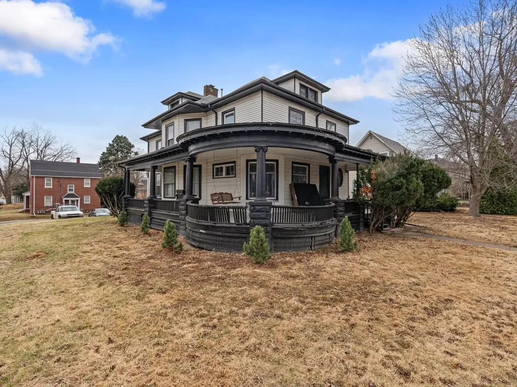 1546 12TH Avenue Moline IL 61265