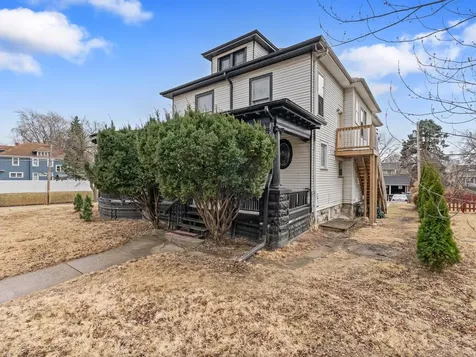 1546 12TH Avenue Moline IL 61265