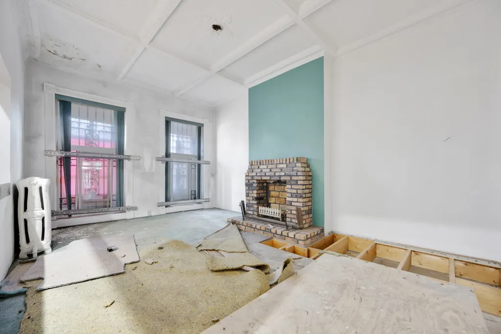 3143 South Giles Avenue Chicago IL 60616