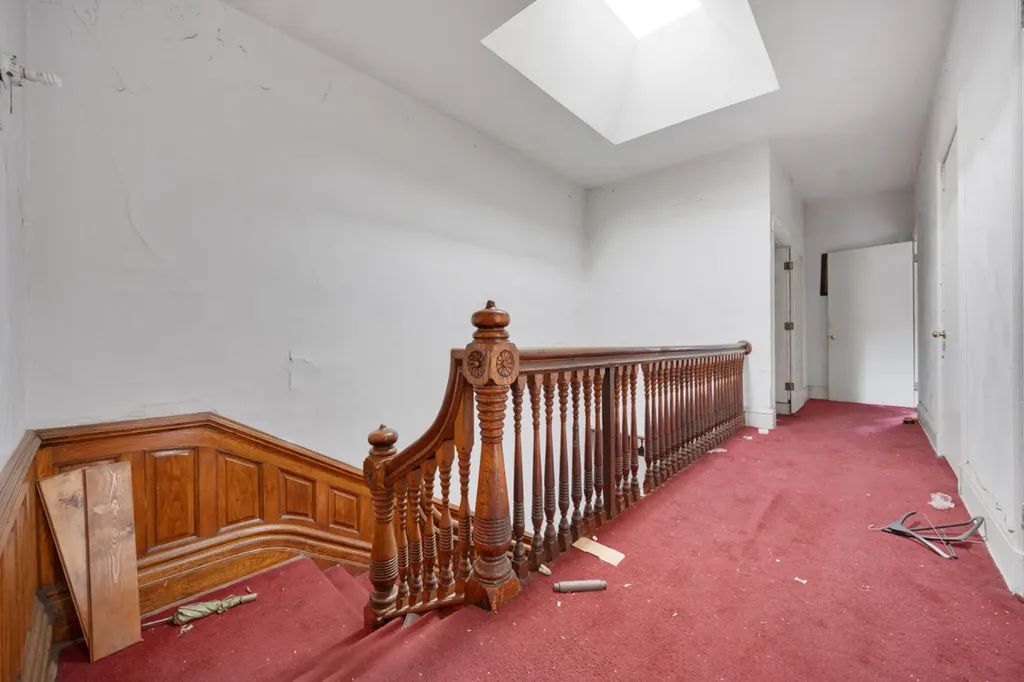 3143 South Giles Avenue Chicago IL 60616