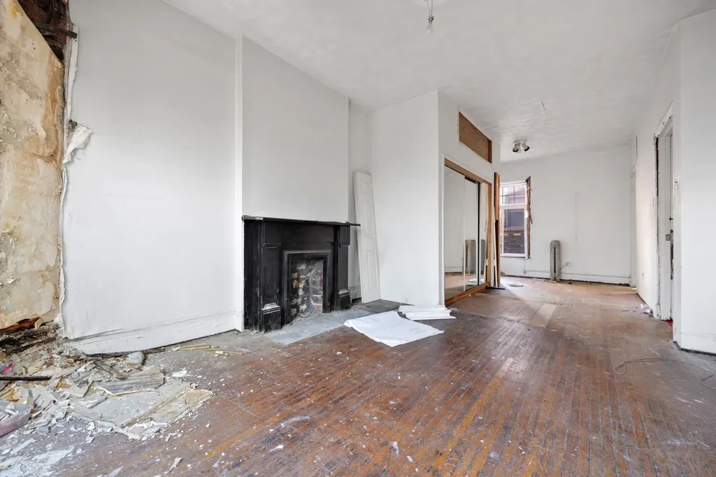 3143 South Giles Avenue Chicago IL 60616