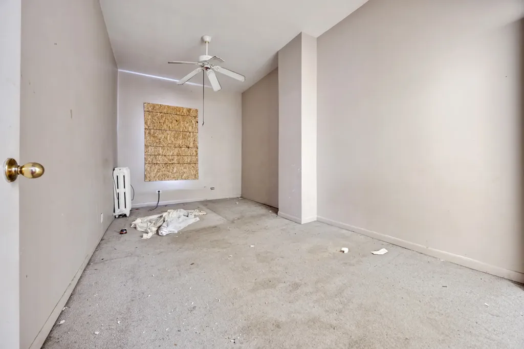 3143 South Giles Avenue Chicago IL 60616