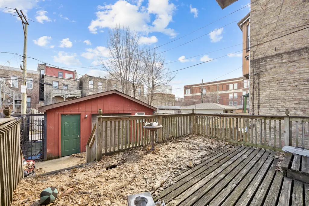 3143 South Giles Avenue Chicago IL 60616