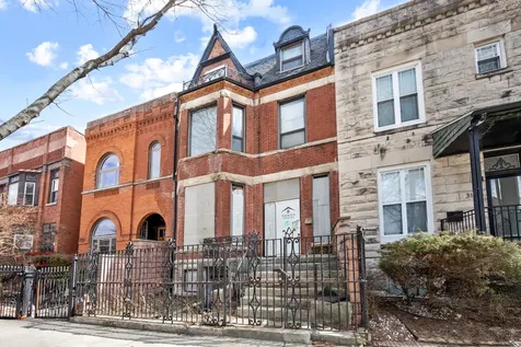3143 South Giles Avenue Chicago IL 60616