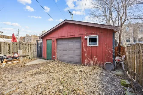 3143 South Giles Avenue Chicago IL 60616