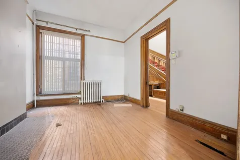 3143 South Giles Avenue Chicago IL 60616